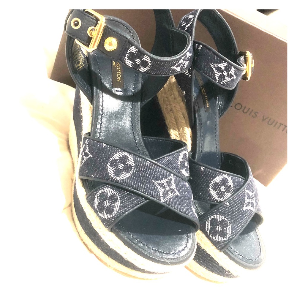 💯 Authentic Louis Vuitton Denim Wedges size 6